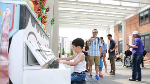 15座鋼琴任彈！Play Me, I'm Yours街頭鋼琴藝術