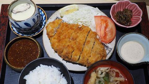 長沙灣新開定食店　大大份吉列豬扒/鰻魚飯+任添沙律白飯