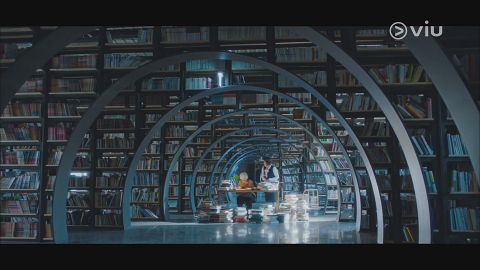 【德魯納酒店】拱形書架隧道實際拍攝地公開 大型倉庫翻新成公共二手書空間