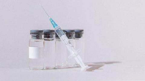 【新冠肺炎疫苗】香港3大疫苗比較科興/復星+BioNTech/阿斯利康 副作用/有效率/產地