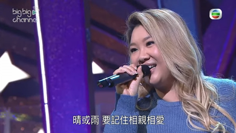 鄭欣宜貼母女合照寫長文悼念媽媽沈殿霞死忌 大批網民擺烏龍留言祝生日快樂引發「車禍現場」