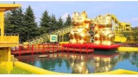 金箔招財貓座鎮富士急 激流中祈福