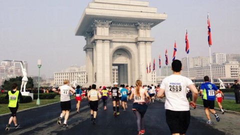 跑入神秘國境