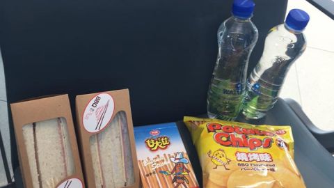 HKExpress一航班調至中場客運廊 搭這班航班的旅客記得攞免費零食