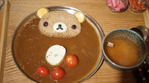 梨大人氣鬆弛熊咖喱飯 去韓國又多一個朝聖地方！