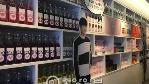搵Oppa必去! 首爾首間韓星主題便利店 專賣SJ、EXO、少時人氣零食