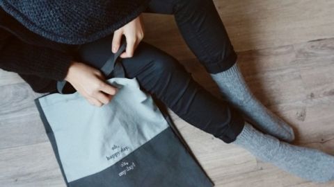 首爾粉嫩色沙灘椅露天Cafe 自創文青商品超吸睛