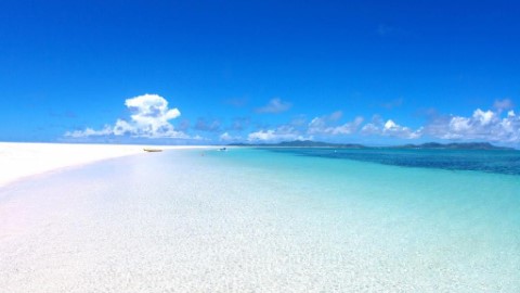 美得不似人間！ 沖繩絕美水清沙幼無人沙灘
