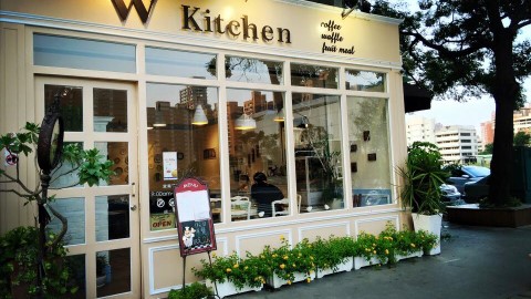 遊台必試！ 用料十足巨型哈密瓜甜品