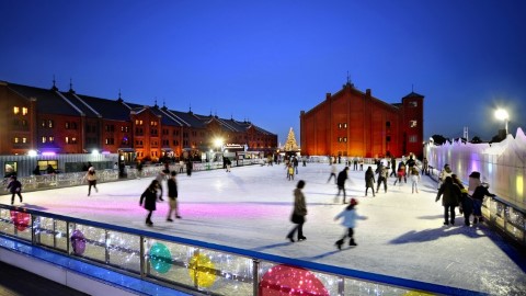 在燈飾下感受濃厚節日氣氛！ 日本5個冬季限定浪漫戶外溜冰場