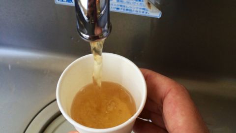 日本機場有寶！ 驚喜發現水龍頭出「烏冬湯」