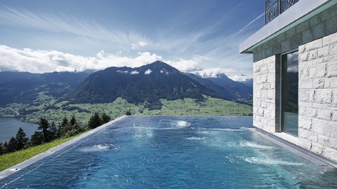 914 米瑞士高山 絕景無邊際泳池