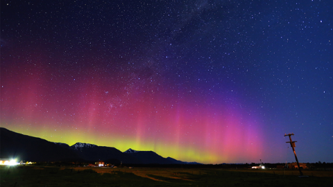 【#南極光】世界罕見三色南極光 邊度睇最靚？