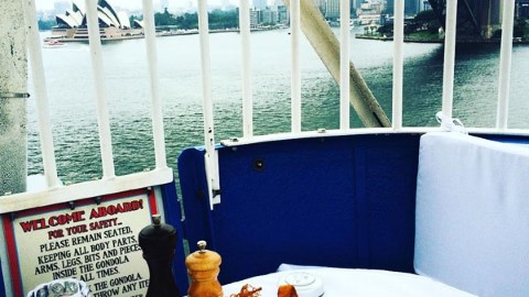 悉尼摩天輪上 睇住靚景歎美食