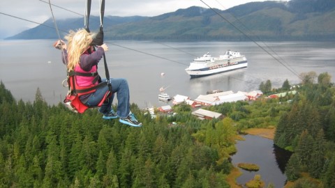 125 層樓高！美國 飛索穿越雲層 欣賞 阿拉斯加 自然 景點