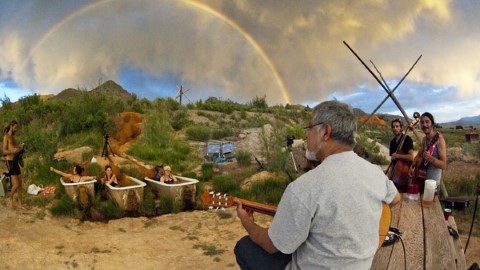 型人注意！冷酷異境溫泉 邊浸浴邊睇騷