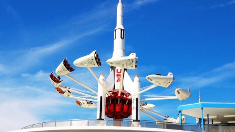 東京迪士尼星星火箭 10 月榮休