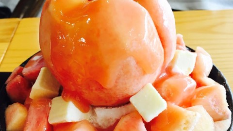 韓國 最新人氣刨冰！ 原個水蜜桃入面有驚喜