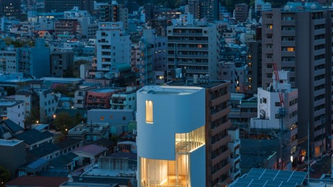 草間彌生 美術館 10 月 東京 新宿 開幕