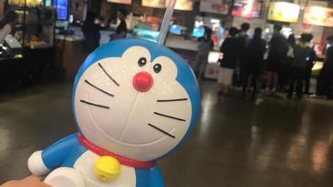 韓國戲院換多啦 A 夢水壺 條頸伸長變詭異版？！