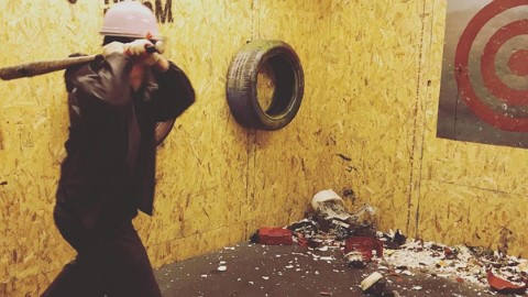 首爾必玩！「弘大憤怒房間」 任砸任劈發洩壓力