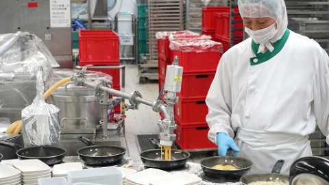 帶你參觀國泰航空飛機餐廚房