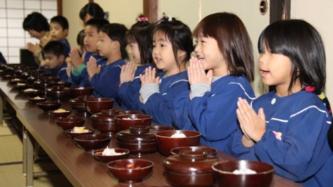 日本人飯前必說「いただきます」　 並唔係「我唔客氣喇」咁簡單！？