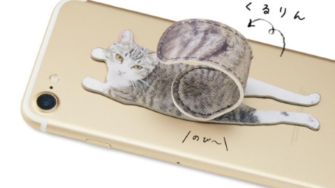 貓奴心心眼！摸摸貓尾即捲變做手機座