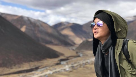 余迪偉西藏之旅　 拼命三郎上身喪浸海拔 4,500 米溫泉