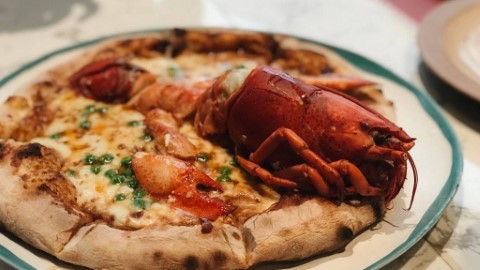 曼谷原隻龍蝦 Pizza 手臂咁大超吸睛！　