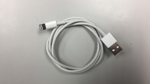 港客借叉電線扮傻唔肯還 空姐：部分客人真的不用對太好