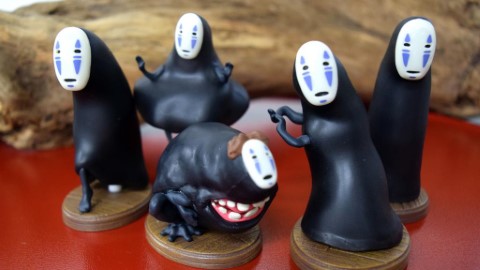 重現電影內多個形態 日本推出無臉男公仔擺設