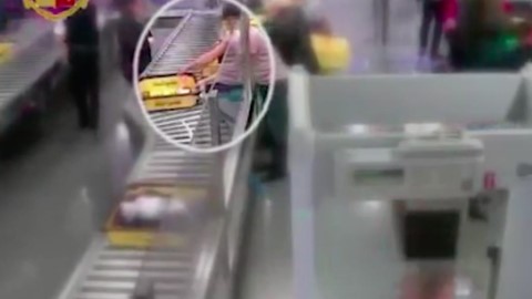 機場過安檢要小心！ 小偷順手牽羊偷走旅客7萬現金