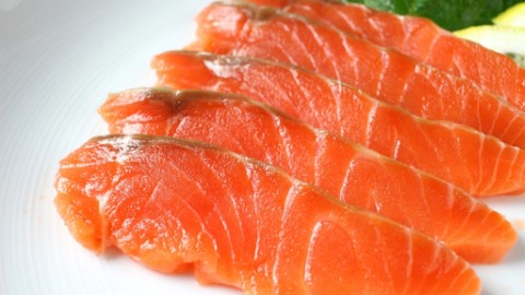 15歲少女一星期食4次三文魚刺身 致慢性腎衰竭兼發展遲緩