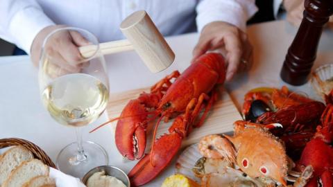 首爾人氣蒸煮海鮮專門店 超澎湃海鮮桶倒到面前！