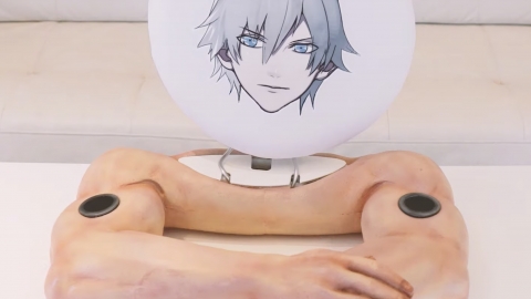 為女士提供安全感 日本推結實手臂肌肉男喇叭 被抱之餘更可享受高質音響