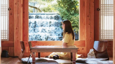 首爾治癒系韓屋圖書館  鬧市中享受寧靜 瀑布旁看書感受大自然！