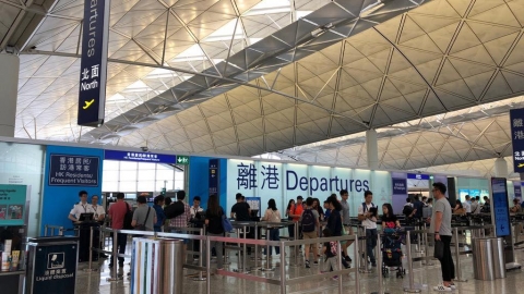 國泰港航逾70班航班取消 機管局呼籲旅客要先確認航班