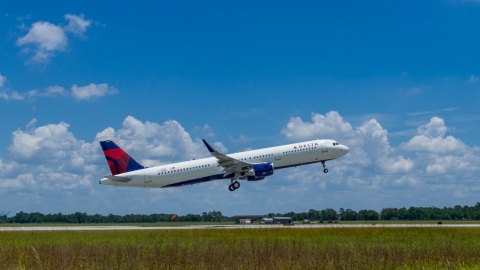 意外被安排登上私家機 乘客只得自己一人 獨享貴賓式服務/任選座位/與機師見面