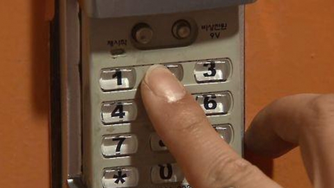 韓國電子門鎖再現保安問題 男子分析指紋潛入偷竊達8次！