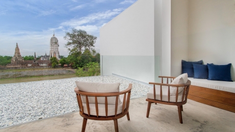 紅磚高牆、近睇古蹟影相一流 入住泰國純白希臘風酒店