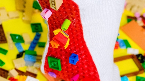 以後踩到LEGO就唔怕痛！ 外國新推防護襪助收拾積木