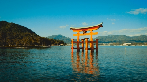 廣島縣宮島擬2021年起徵收入島稅 看嚴島神社海上大鳥居或需額外付錢