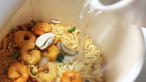 淥杯麵其實1分鐘就得？ 日本節目揭要淥3分鐘背後原因（APP限定）