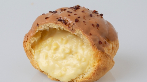 鬆弛熊最愛布甸變成泡芙 日本泡芙工房推出鬆弛熊布甸口味忌廉泡芙