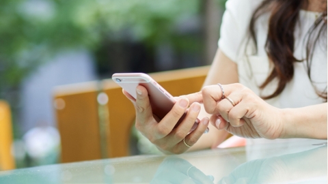 女性比男性更易頸痛！ 美國研究指低頭按手機傷頸程度與性別有關