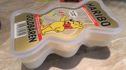 日本網民製作HARIBO熊仔布甸 淋上焦糖醬一秒崩壞變恐怖惡魔