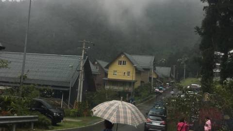 老婆想去日本但機票太貴 丈夫妙招轉去台灣合掌村得網民激讚