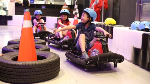 台北首間卡丁車主題餐廳 雙層賽車道/VR虛擬實境遊戲