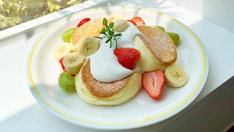 韓國人氣打卡治癒系cafe 豐富鮮果梳乎厘Pancake！
